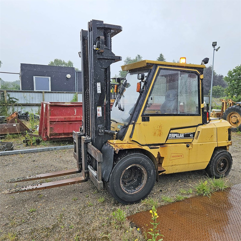 Caterpillar DP45 - Autokrāvējs: foto 1 Caterpillar DP45 - Autokrāvējs: foto 1