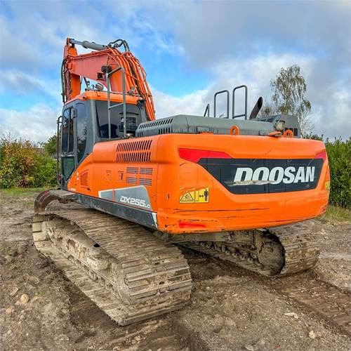 Doosan DX255 LC - Kāpurķēžu ekskavators: foto 4 Doosan DX255 LC - Kāpurķēžu ekskavators: foto 4