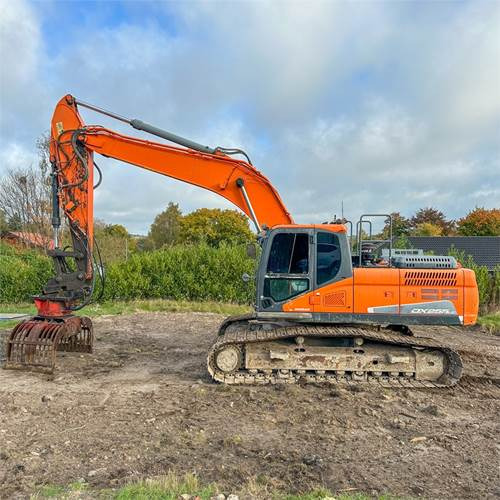 Doosan DX255 LC - Kāpurķēžu ekskavators: foto 3 Doosan DX255 LC - Kāpurķēžu ekskavators: foto 3
