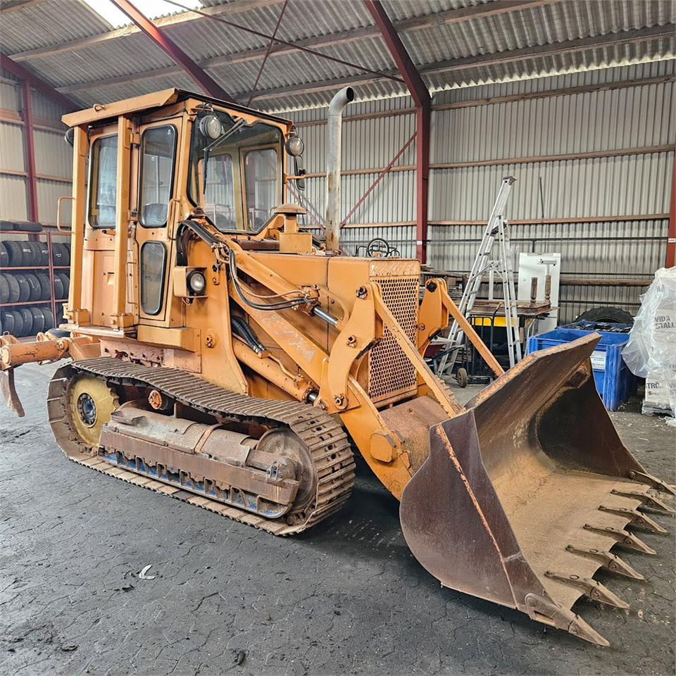 Fiat-Allis 571 FL7 B - Kāpurķēžu iekrāvējs: foto 1 Fiat-Allis 571 FL7 B - Kāpurķēžu iekrāvējs: foto 1