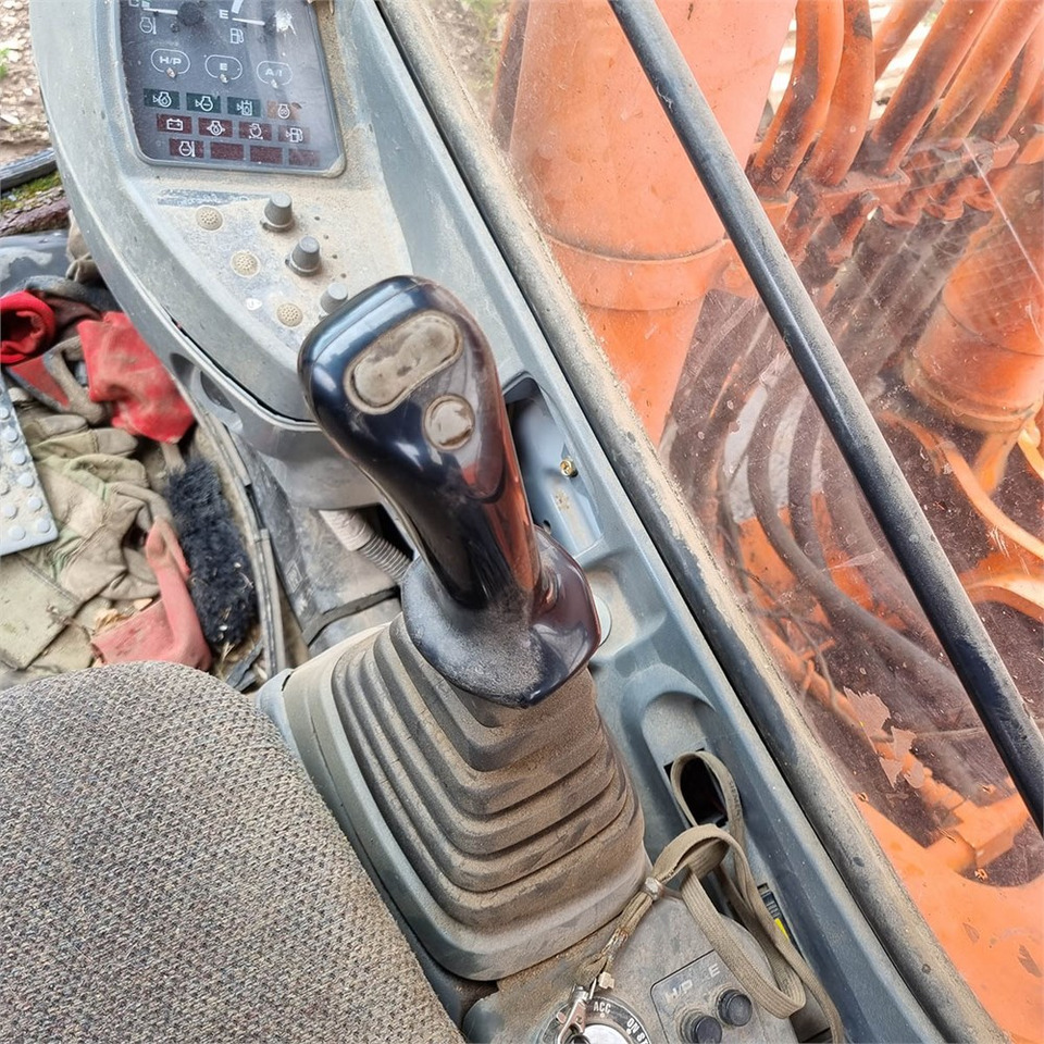 Kāpurķēžu ekskavators Fiat-Hitachi EX285 LC: foto 17