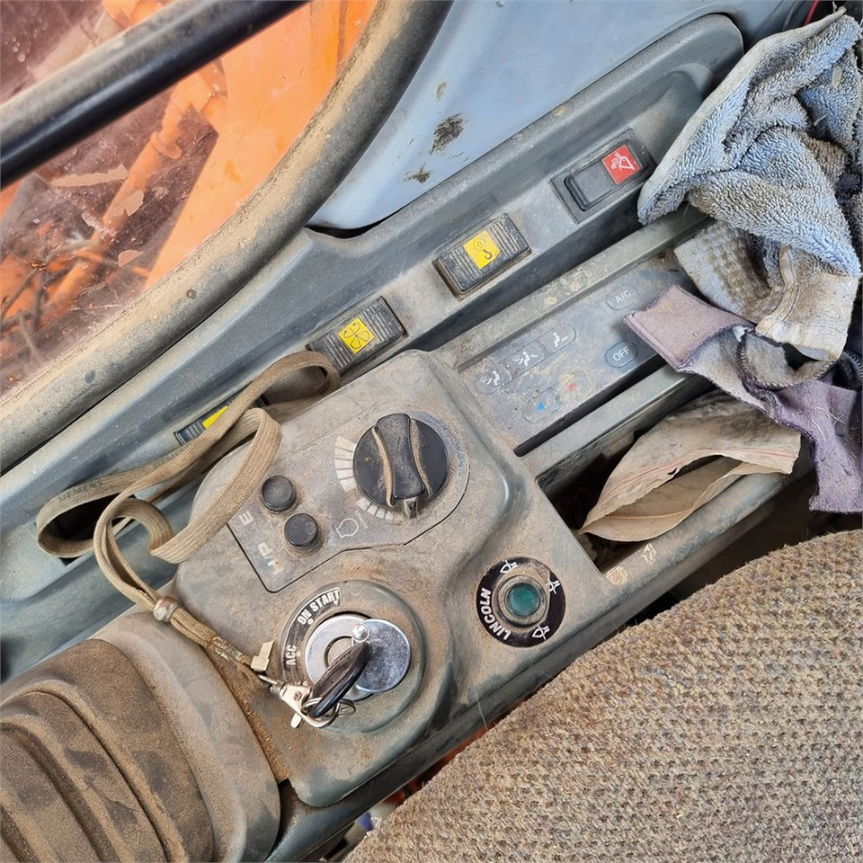 Kāpurķēžu ekskavators Fiat-Hitachi EX285 LC: foto 20
