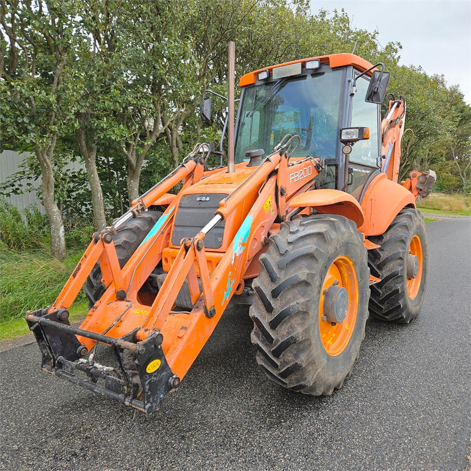 Fiat-Hitachi FB200-4PS - Ekskavators-iekrāvējs: foto 1 Fiat-Hitachi FB200-4PS - Ekskavators-iekrāvējs: foto 1