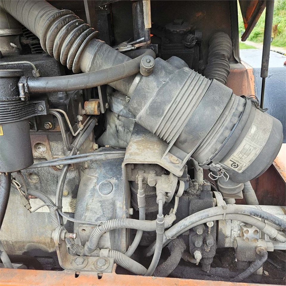 Riteņu iekrāvējs Fiat-Hitachi W80 H: foto 47 Riteņu iekrāvējs Fiat-Hitachi W80 H: foto 47