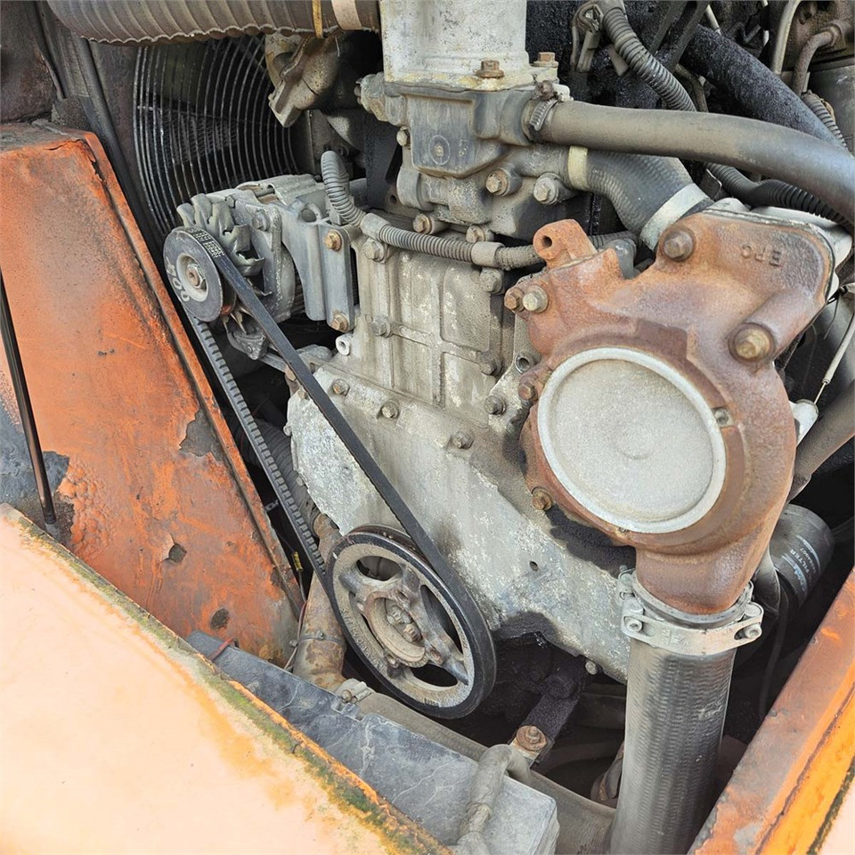 Riteņu iekrāvējs Fiat-Hitachi W80 H: foto 45 Riteņu iekrāvējs Fiat-Hitachi W80 H: foto 45