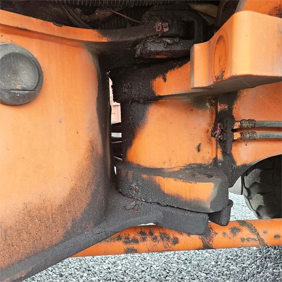 Riteņu iekrāvējs Fiat-Hitachi W80 H: foto 35 Riteņu iekrāvējs Fiat-Hitachi W80 H: foto 35