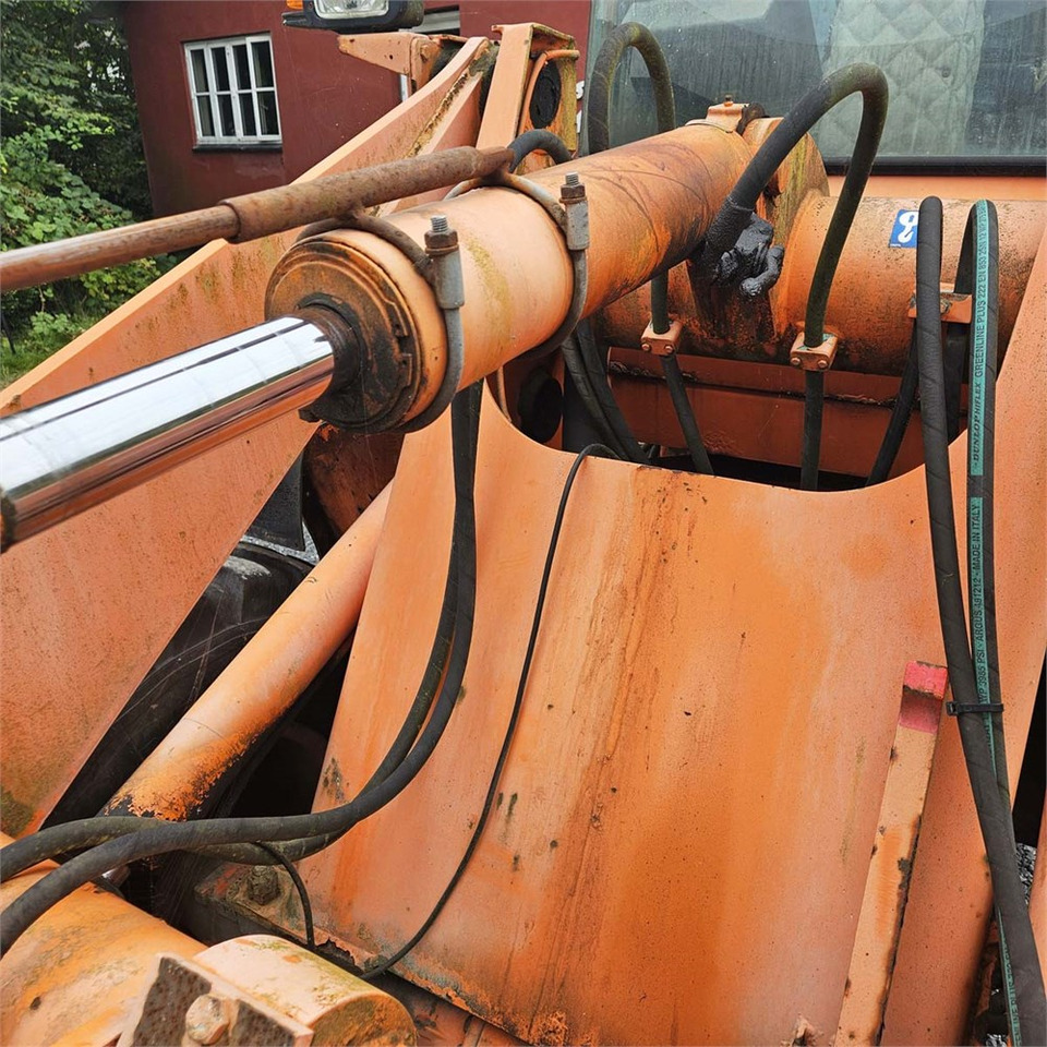 Riteņu iekrāvējs Fiat-Hitachi W80 H: foto 41 Riteņu iekrāvējs Fiat-Hitachi W80 H: foto 41