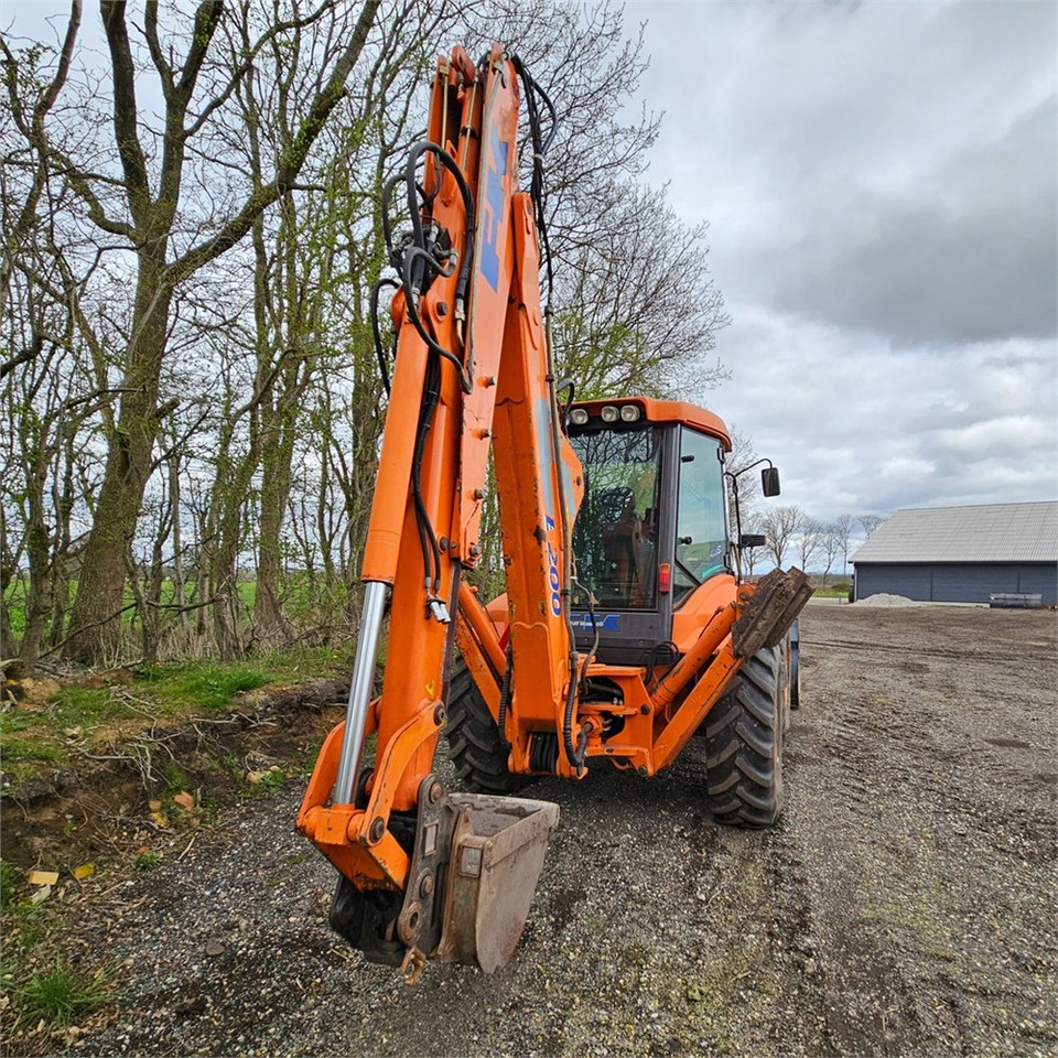 Fiat-Kobelco B200 4PS - Ekskavators-iekrāvējs: foto 4 Fiat-Kobelco B200 4PS - Ekskavators-iekrāvējs: foto 4