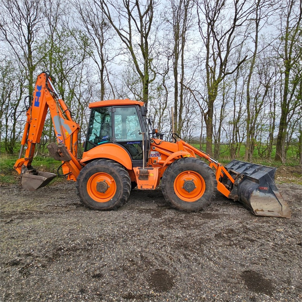 Fiat-Kobelco B200 4PS - Ekskavators-iekrāvējs: foto 2 Fiat-Kobelco B200 4PS - Ekskavators-iekrāvējs: foto 2