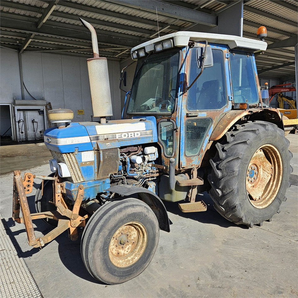 Ford 6810 - Traktors: foto 1 Ford 6810 - Traktors: foto 1