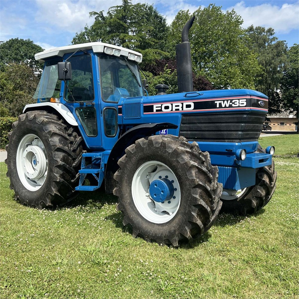 Ford TW 35 - Traktors: foto 1 Ford TW 35 - Traktors: foto 1