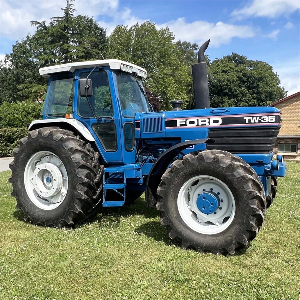 Ford TW 35 - Traktors: foto 2 Ford TW 35 - Traktors: foto 2