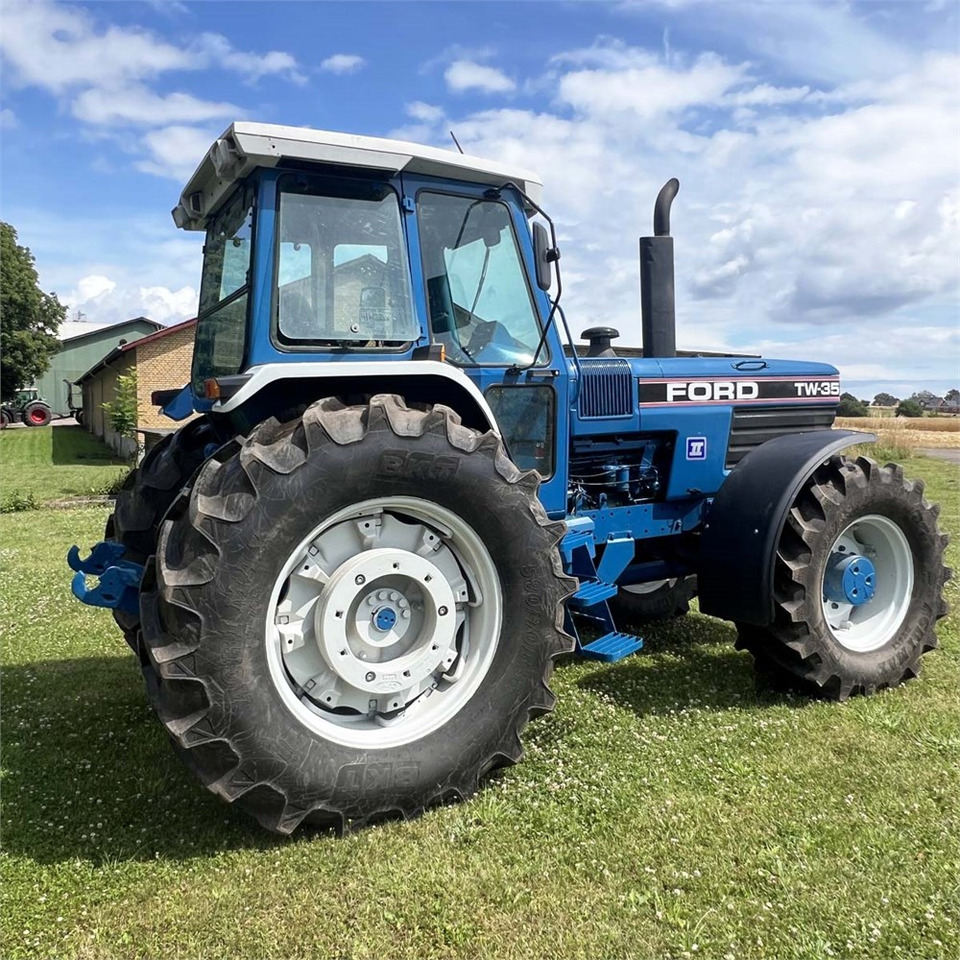 Ford TW 35 - Traktors: foto 4 Ford TW 35 - Traktors: foto 4
