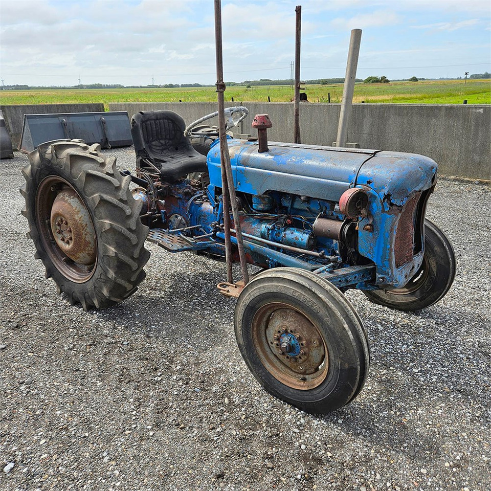 Fordson Dexta - Traktors: foto 2 Fordson Dexta - Traktors: foto 2