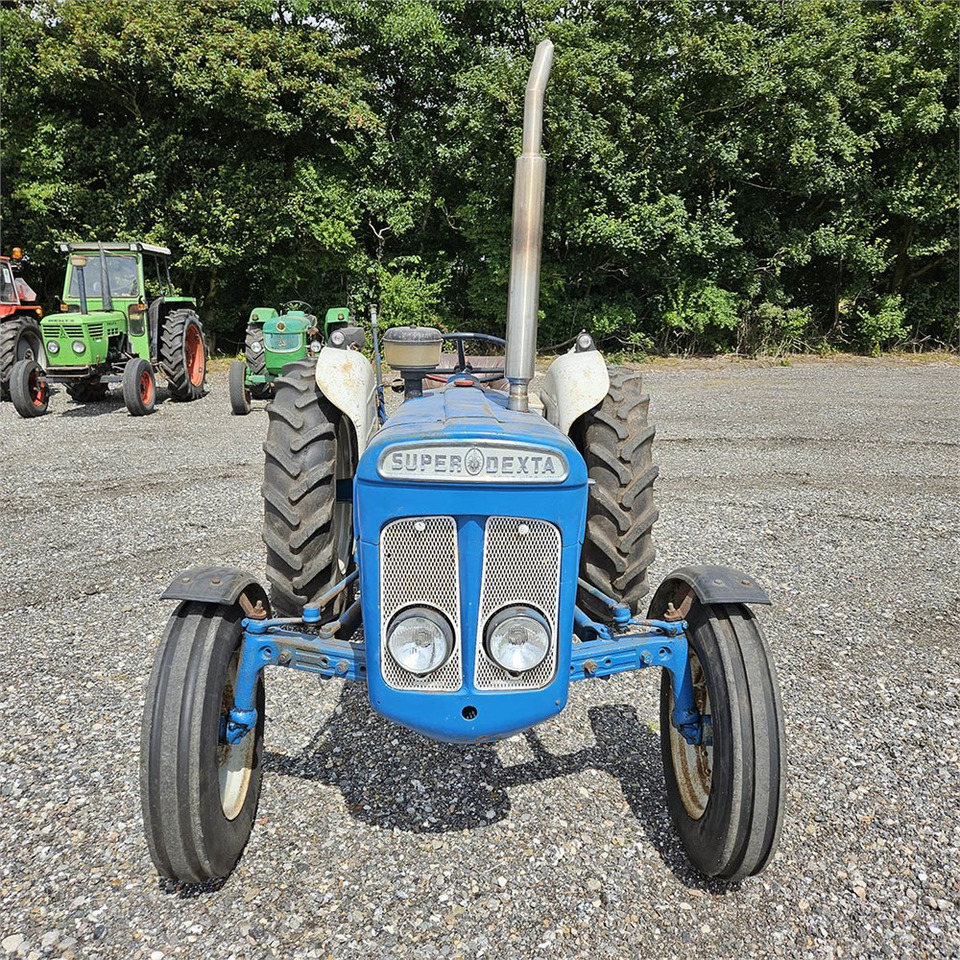 Fordson Super Dexta - Traktors: foto 3 Fordson Super Dexta - Traktors: foto 3