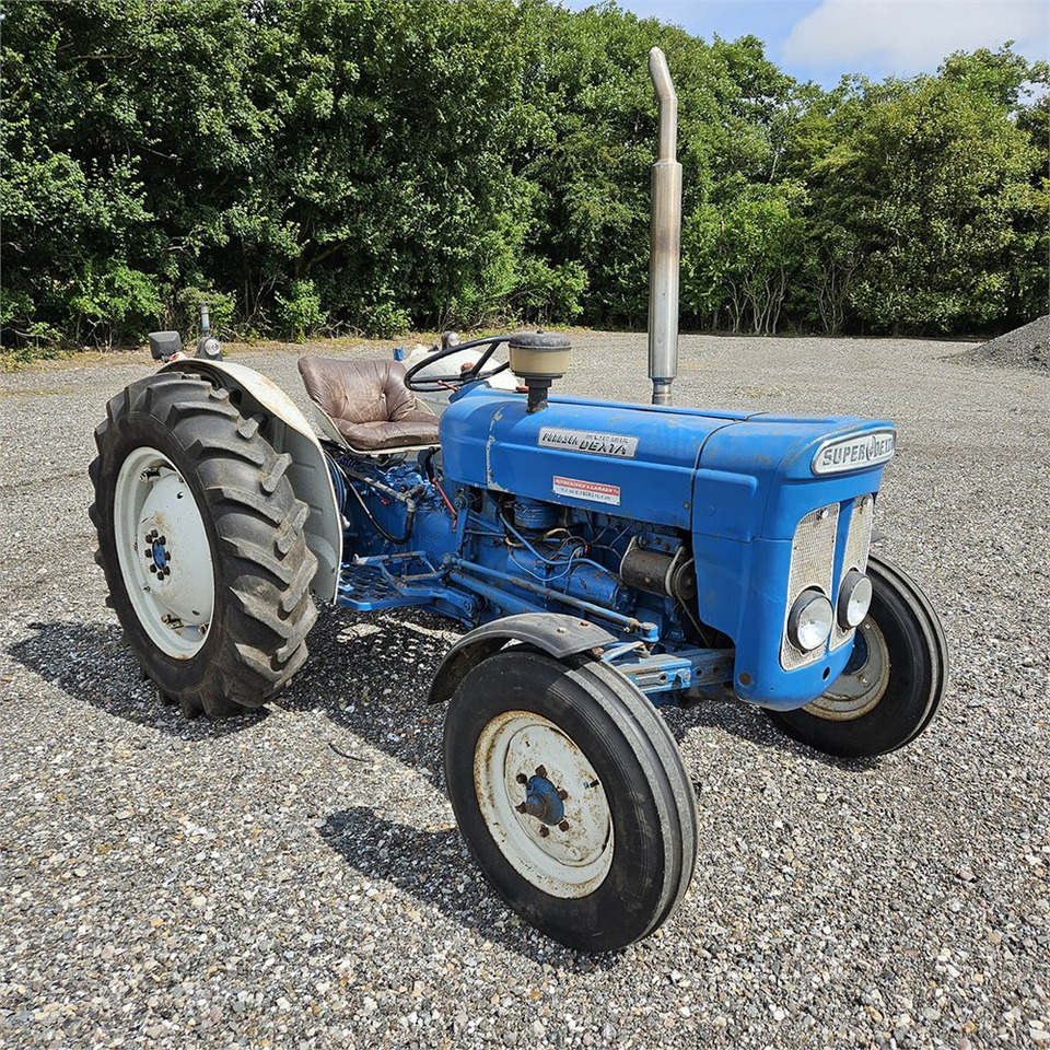 Fordson Super Dexta - Traktors: foto 1 Fordson Super Dexta - Traktors: foto 1