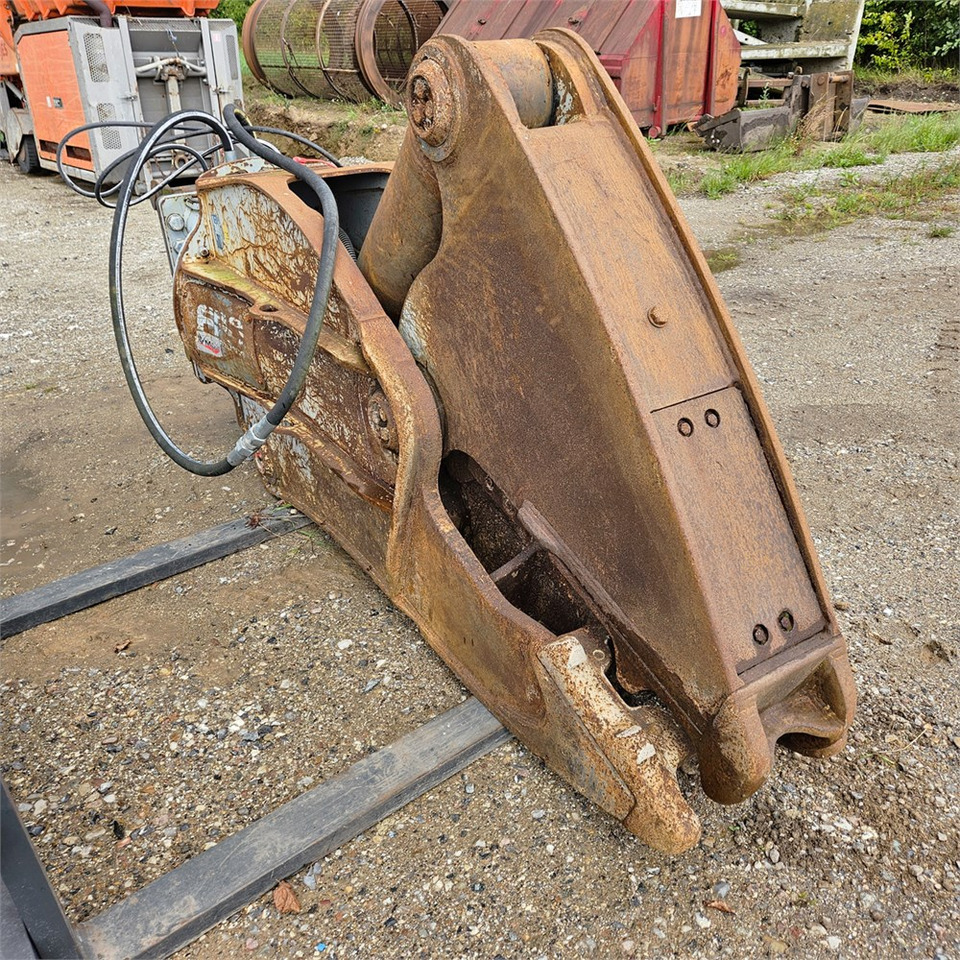 Furukawa VM25-ER - Demolēšanas šķēres - Ekskavators: foto 3 Furukawa VM25-ER - Demolēšanas šķēres - Ekskavators: foto 3