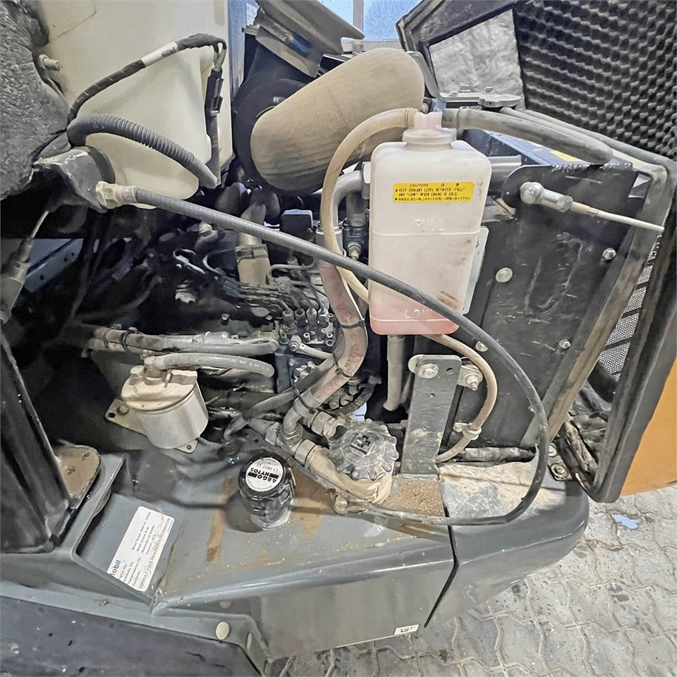 Riteņu iekrāvējs Giant V452T X-Tra HD: foto 27 Riteņu iekrāvējs Giant V452T X-Tra HD: foto 27