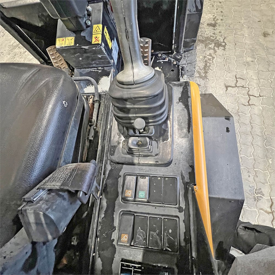 Riteņu iekrāvējs Giant V452T X-Tra HD: foto 19 Riteņu iekrāvējs Giant V452T X-Tra HD: foto 19