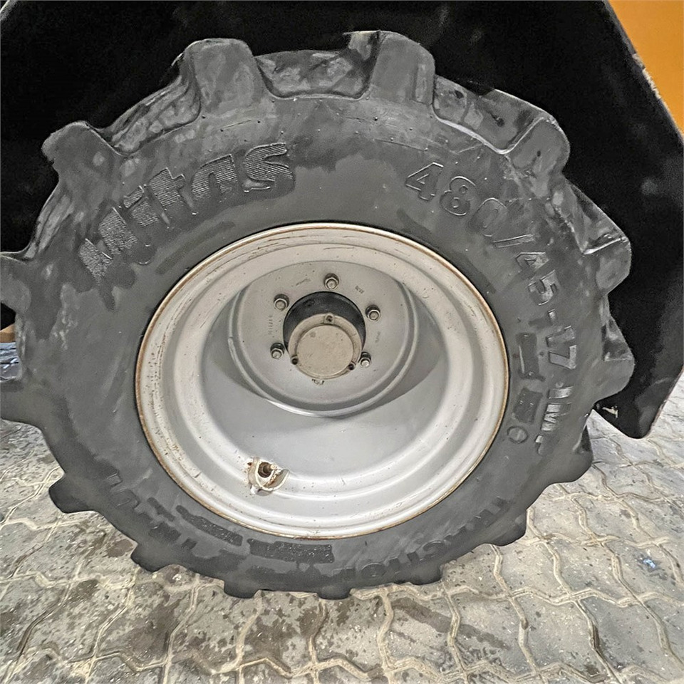 Riteņu iekrāvējs Giant V452T X-Tra HD: foto 31 Riteņu iekrāvējs Giant V452T X-Tra HD: foto 31