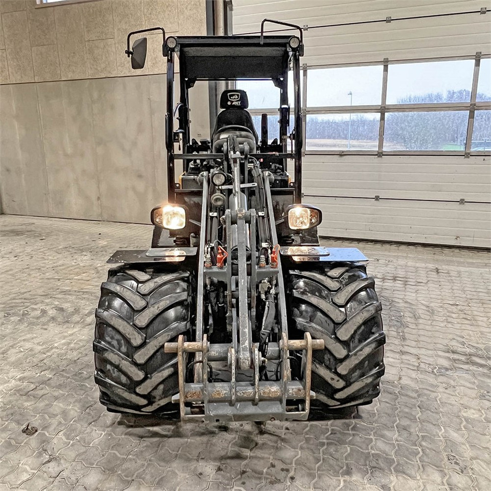 Riteņu iekrāvējs Giant V452T X-Tra HD: foto 13 Riteņu iekrāvējs Giant V452T X-Tra HD: foto 13