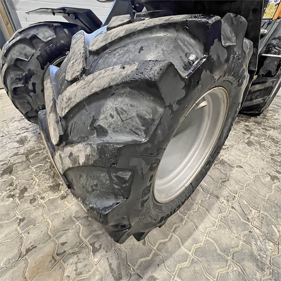 Riteņu iekrāvējs Giant V452T X-Tra HD: foto 29 Riteņu iekrāvējs Giant V452T X-Tra HD: foto 29