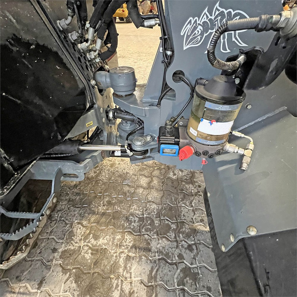 Riteņu iekrāvējs Giant V452T X-Tra HD: foto 24 Riteņu iekrāvējs Giant V452T X-Tra HD: foto 24