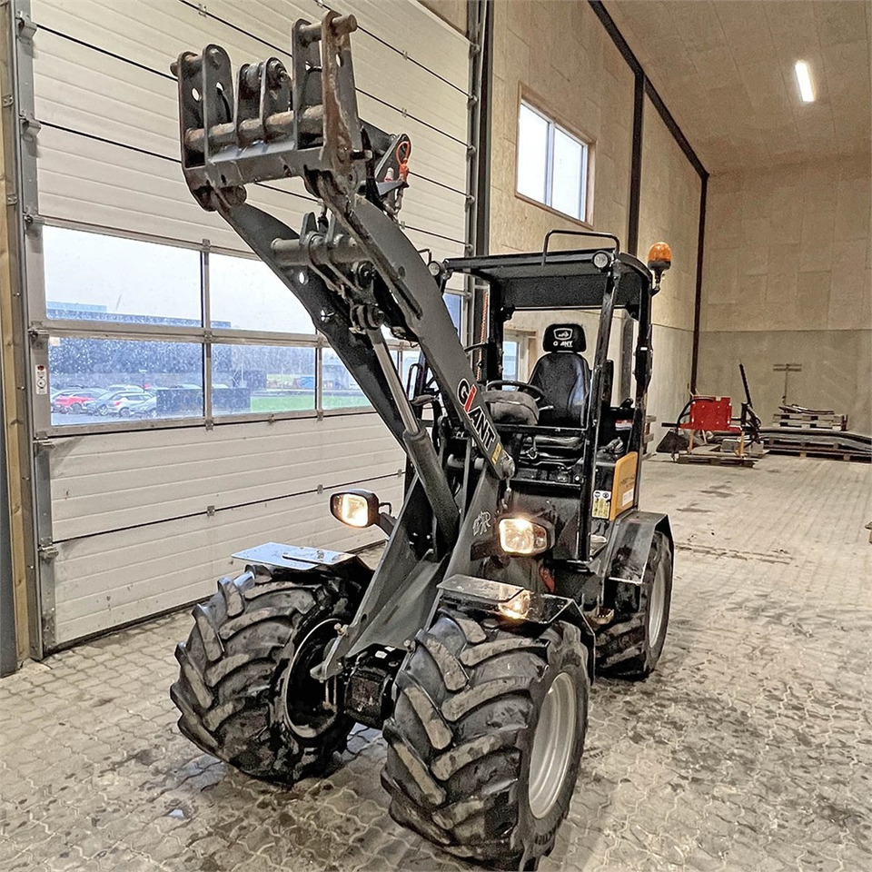 Riteņu iekrāvējs Giant V452T X-Tra HD: foto 12 Riteņu iekrāvējs Giant V452T X-Tra HD: foto 12