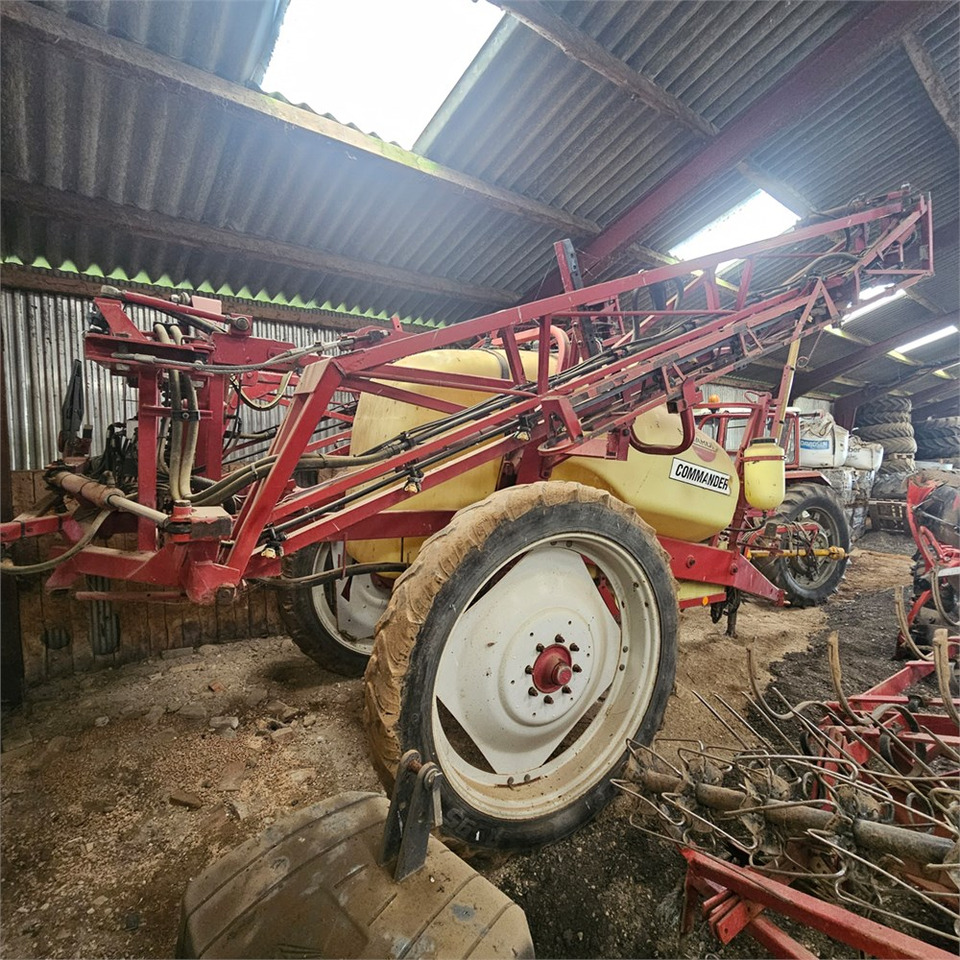 Hardi CM2 Commander 2.800 l - Miglotājs: foto 4 Hardi CM2 Commander 2.800 l - Miglotājs: foto 4