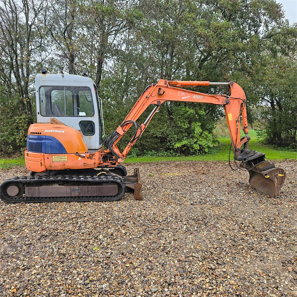 Hitachi FH50 U - Mini-ekskavators: foto 1 Hitachi FH50 U - Mini-ekskavators: foto 1