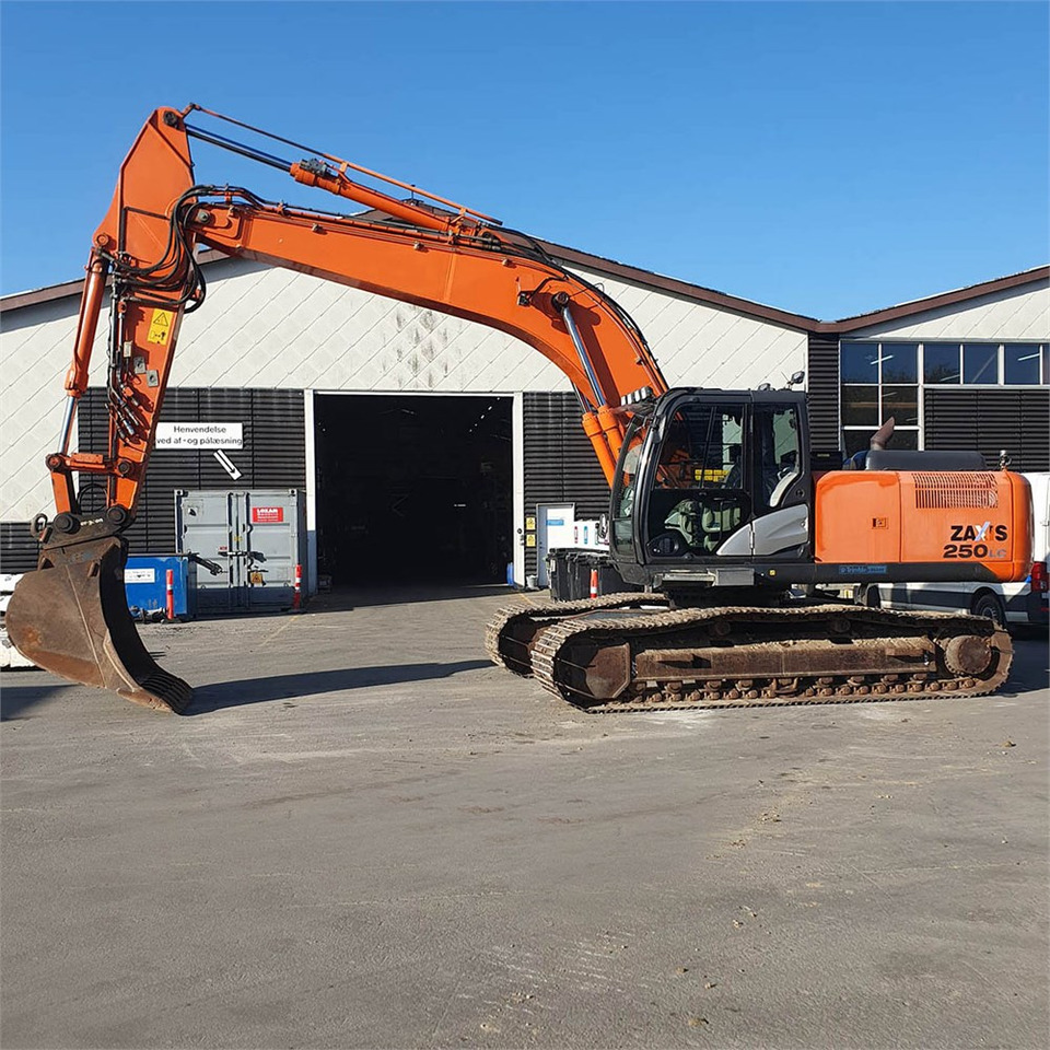 Hitachi Hitachi ZX250 LC-5B - Kāpurķēžu ekskavators: foto 1 Hitachi Hitachi ZX250 LC-5B - Kāpurķēžu ekskavators: foto 1