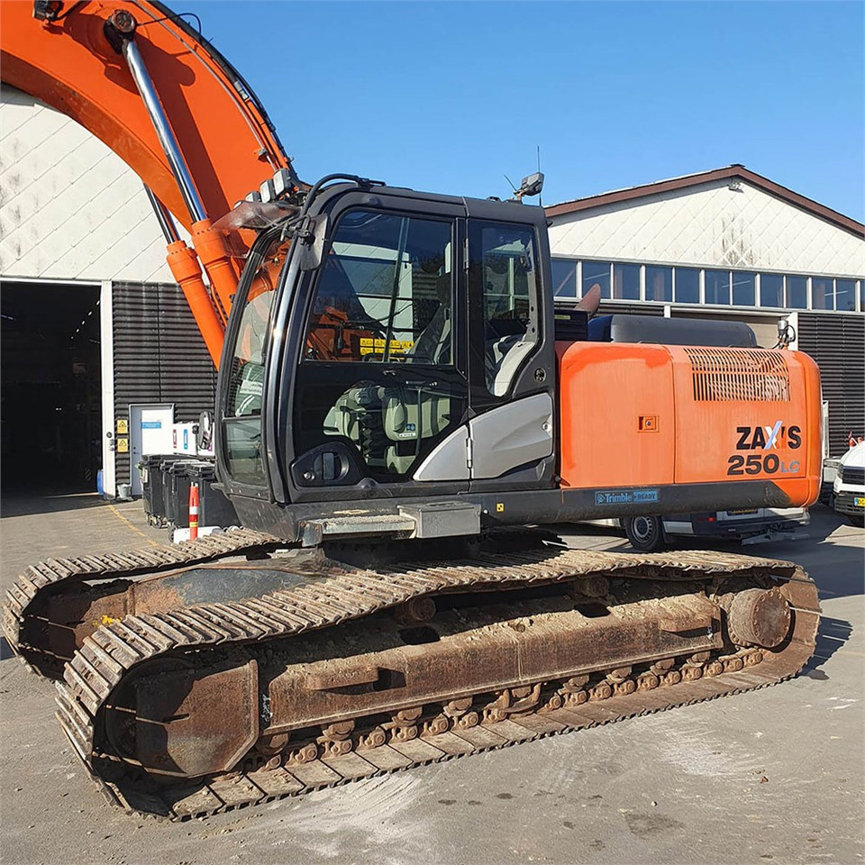 Hitachi Hitachi ZX250 LC-5B - Kāpurķēžu ekskavators: foto 3 Hitachi Hitachi ZX250 LC-5B - Kāpurķēžu ekskavators: foto 3