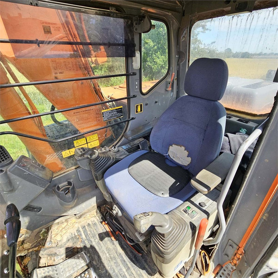 Kāpurķēžu ekskavators Hitachi ZX130 LCN Zaxis: foto 10
