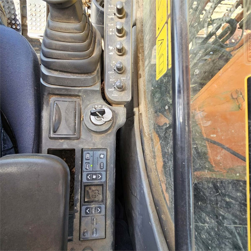 Kāpurķēžu ekskavators Hitachi ZX130 LCN Zaxis: foto 15