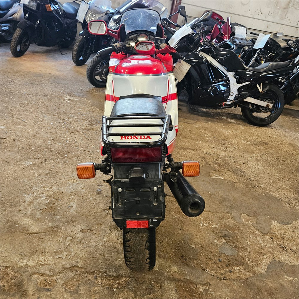 Honda CBR600F Super sport - Motocikls: foto 4 Honda CBR600F Super sport - Motocikls: foto 4