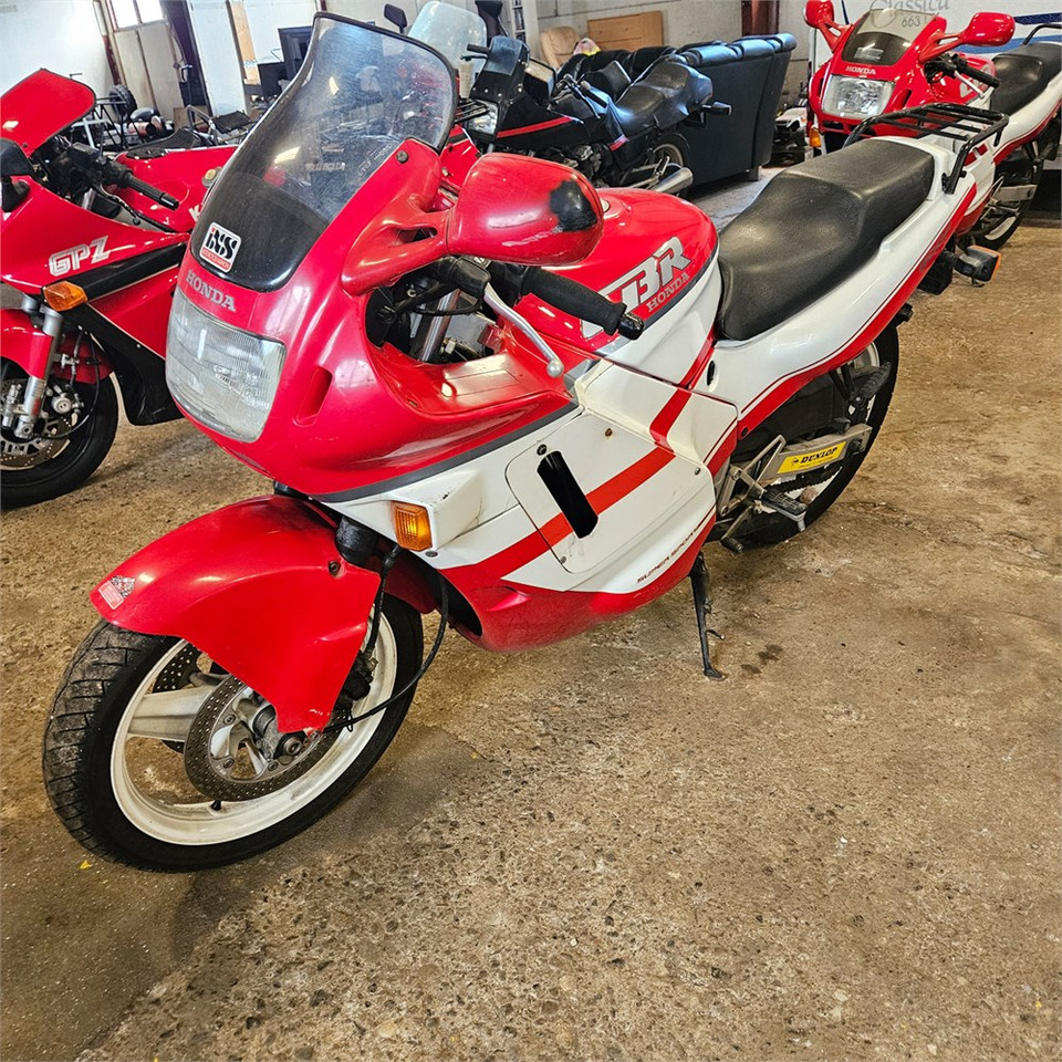 Honda CBR600F Super sport - Motocikls: foto 1 Honda CBR600F Super sport - Motocikls: foto 1