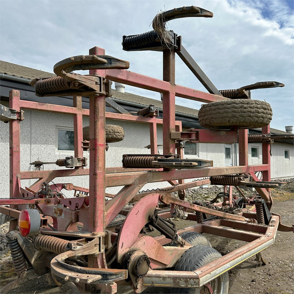 Horsch Terrano 6 FG - Kultivators: foto 4 Horsch Terrano 6 FG - Kultivators: foto 4