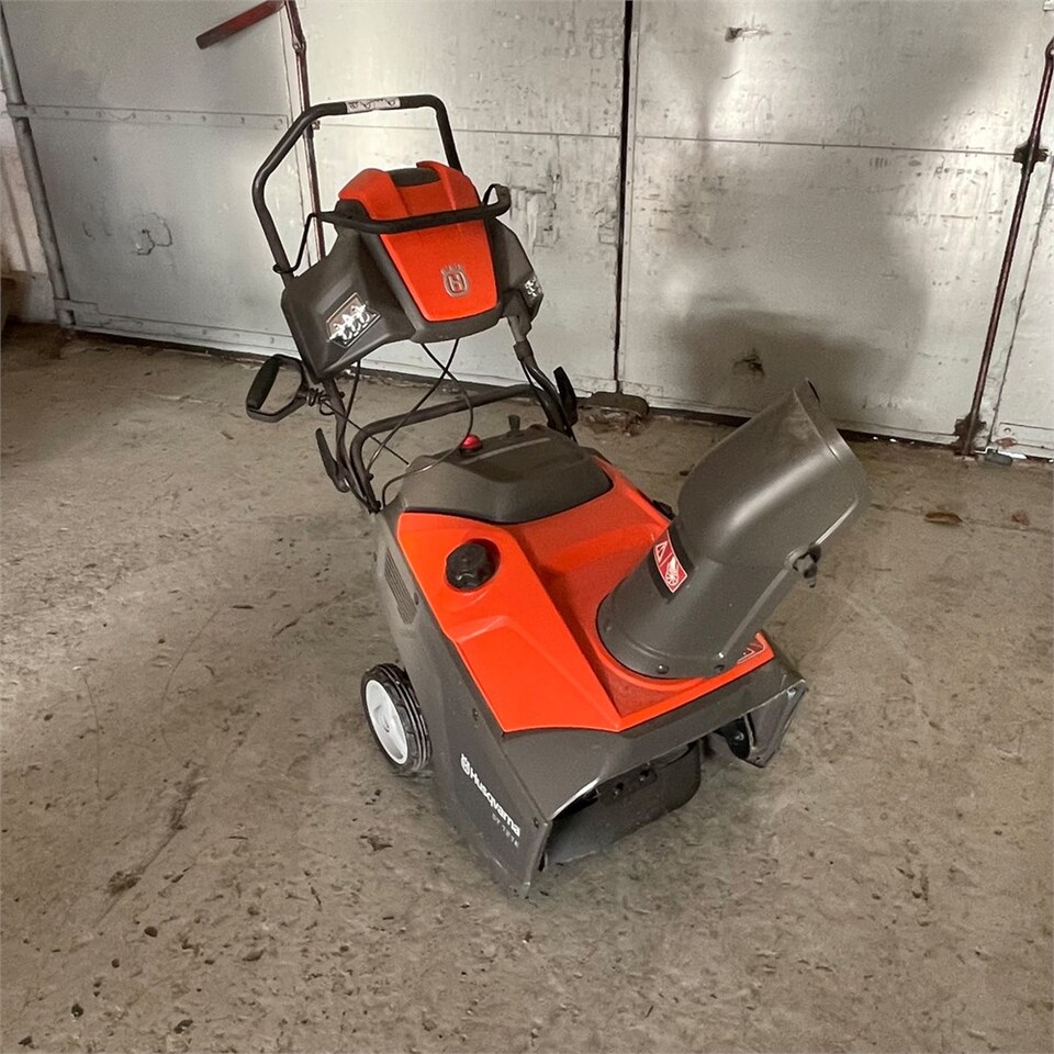 Husqvarna ST 121 E - Dārza tehnika: foto 4 Husqvarna ST 121 E - Dārza tehnika: foto 4