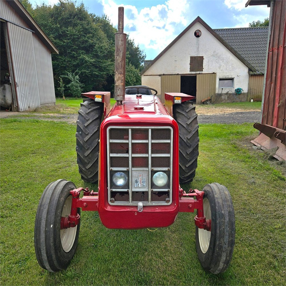 IH 444 - Traktors: foto 2 IH 444 - Traktors: foto 2