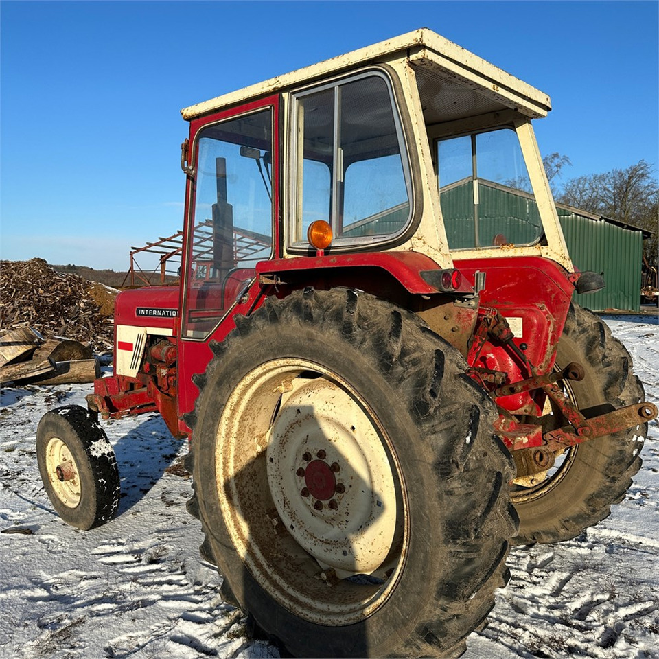 International IH I - 574 - Traktors: foto 5 International IH I - 574 - Traktors: foto 5