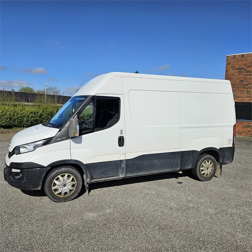 Iveco Daily 35s17 3,0D - Kravas mikroautobuss: foto 2 Iveco Daily 35s17 3,0D - Kravas mikroautobuss: foto 2