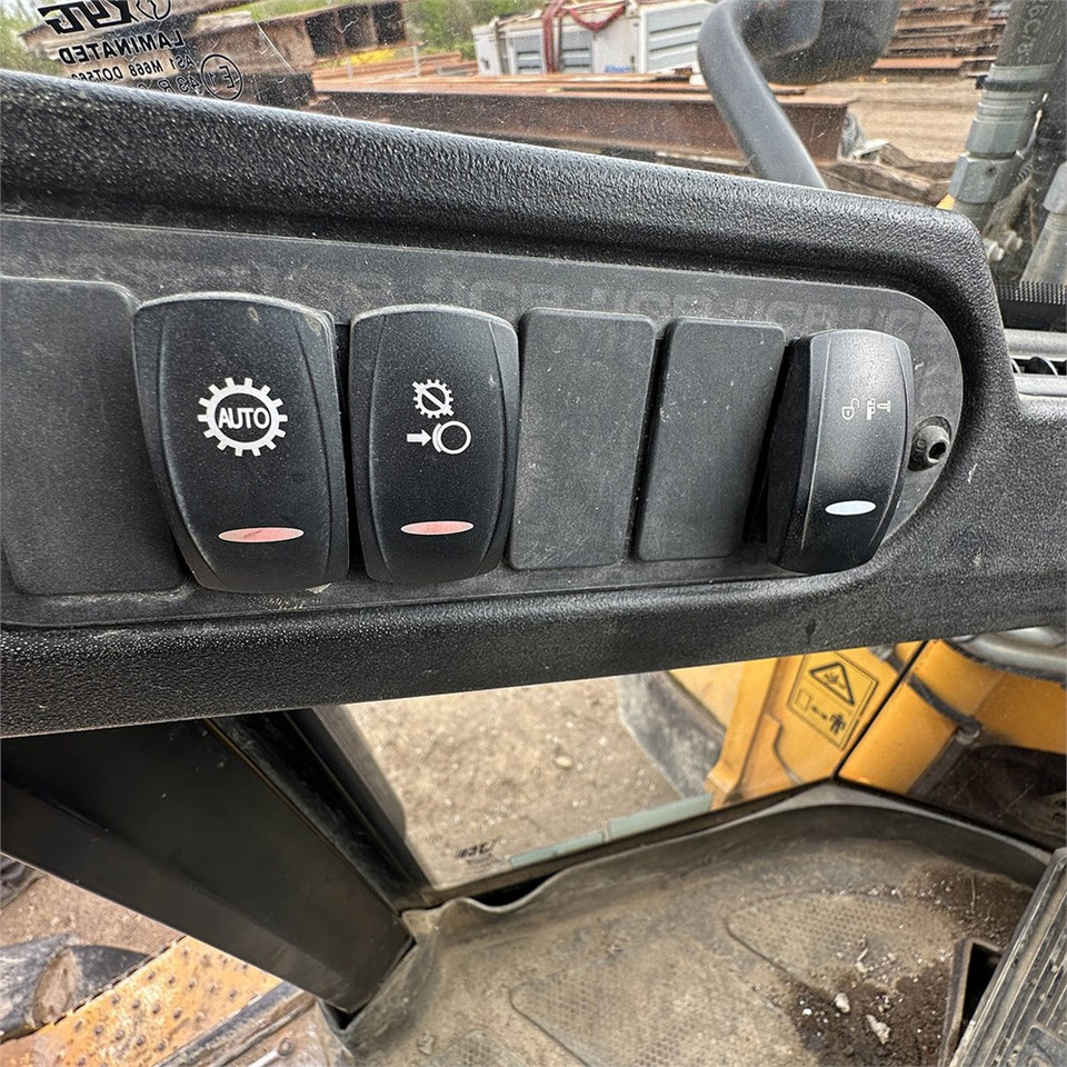 Riteņu iekrāvējs JCB 437 HT: foto 21