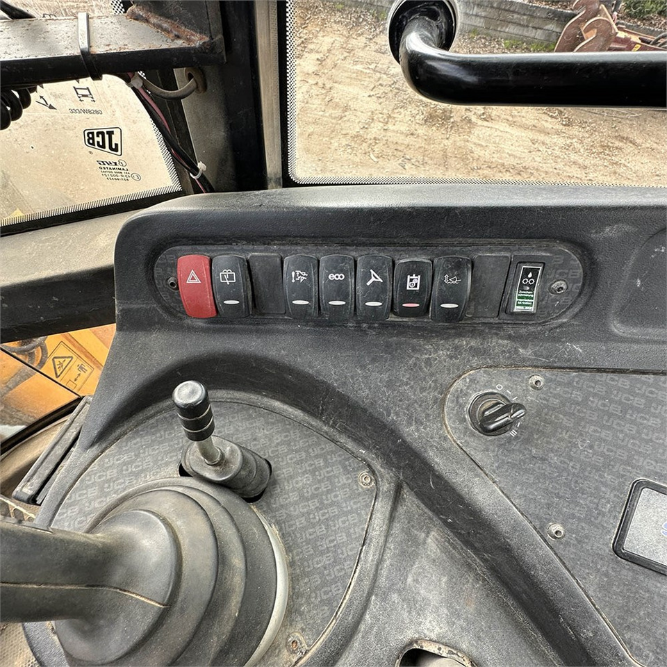 Riteņu iekrāvējs JCB 437 HT: foto 14