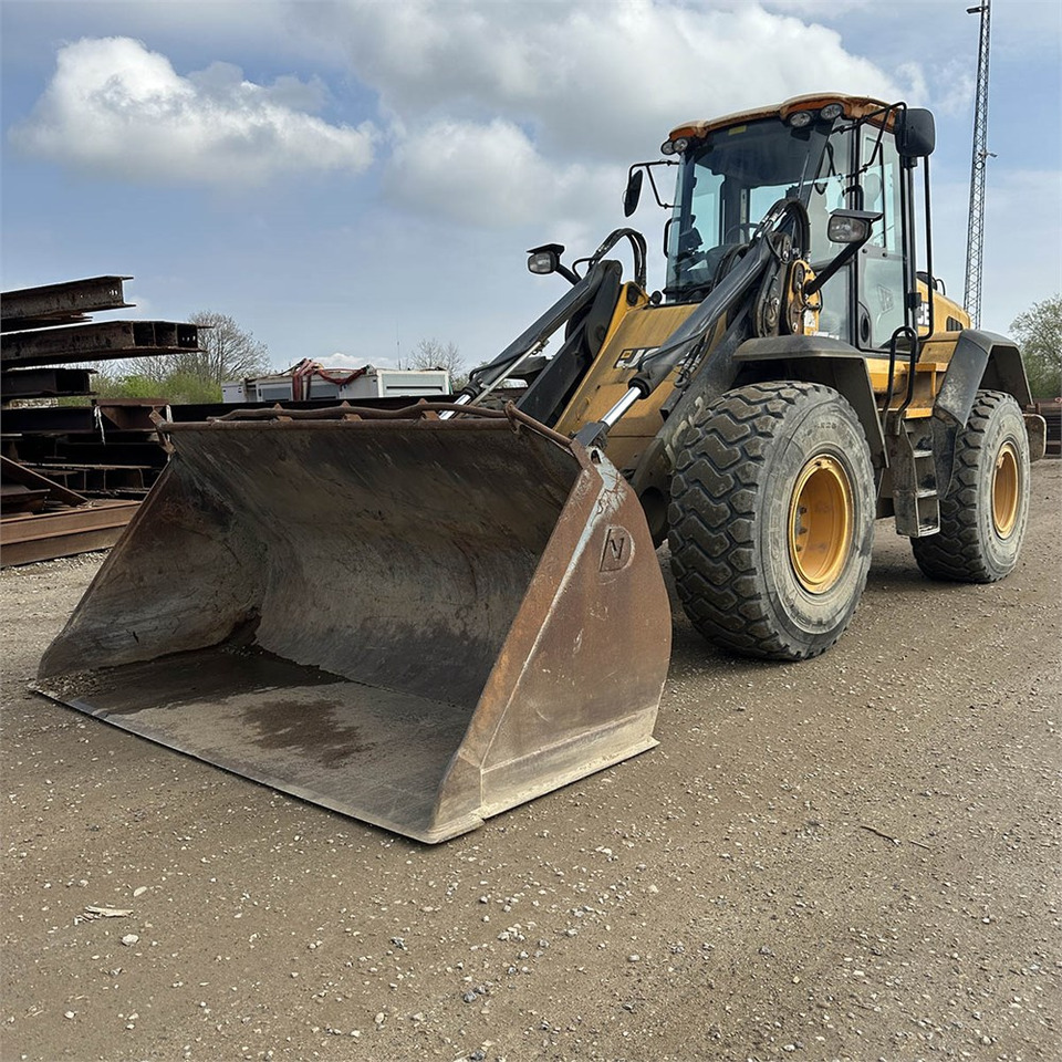 JCB 437 HT - Riteņu iekrāvējs: foto 3 JCB 437 HT - Riteņu iekrāvējs: foto 3
