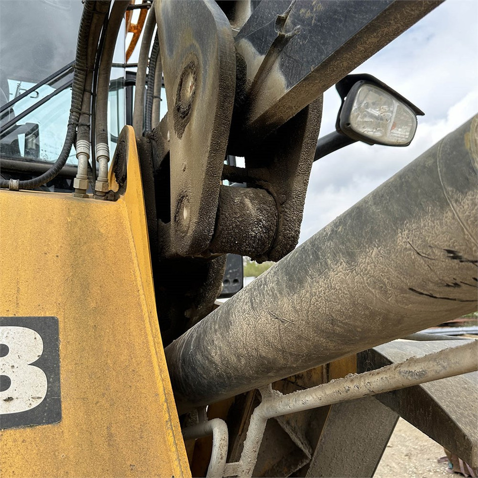Riteņu iekrāvējs JCB 437 HT: foto 40