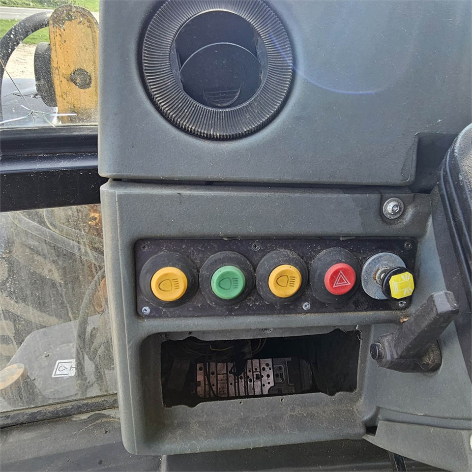 Ekskavators-iekrāvējs JCB 4CX eco T4i III B: foto 17