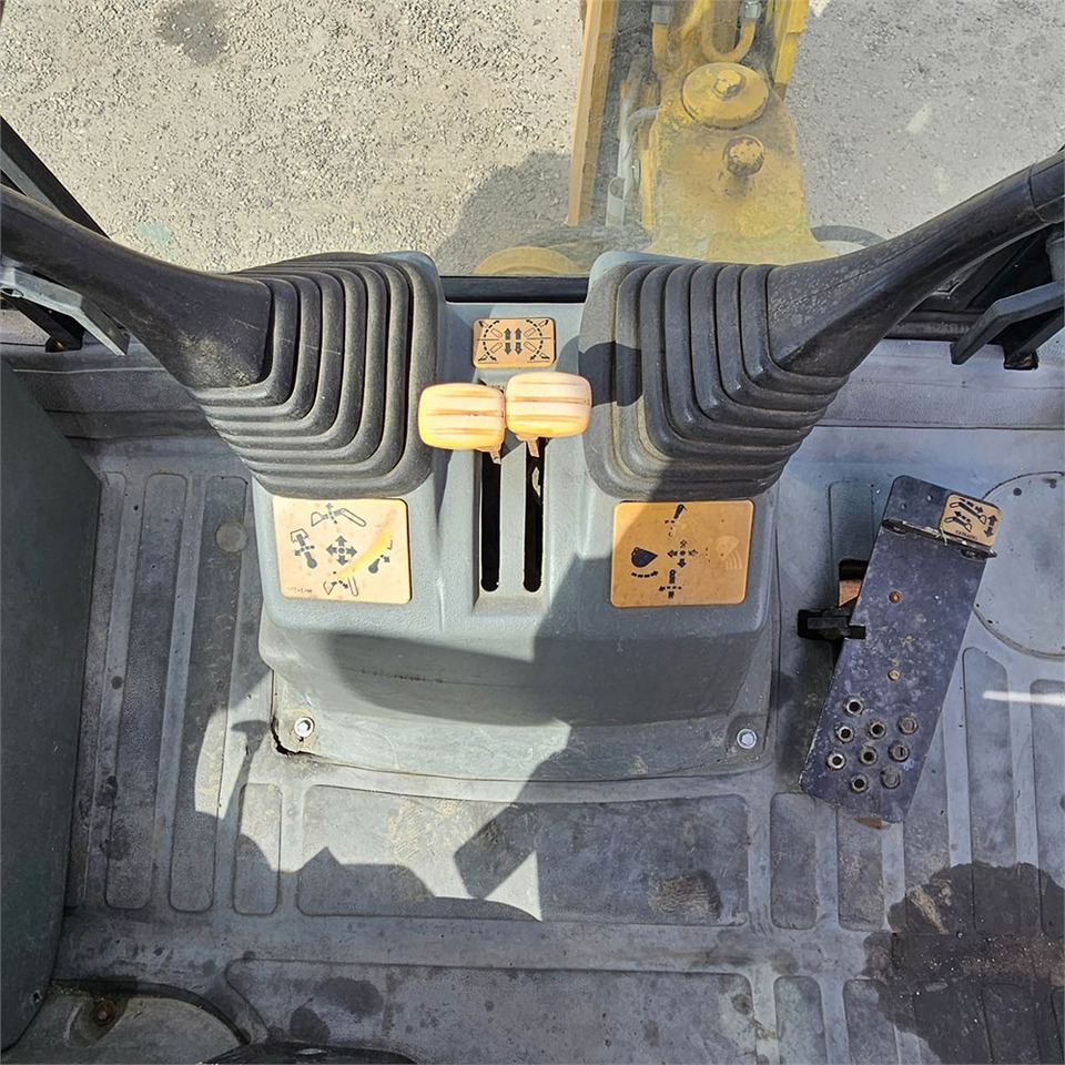 Ekskavators-iekrāvējs JCB 4CX eco T4i III B: foto 12