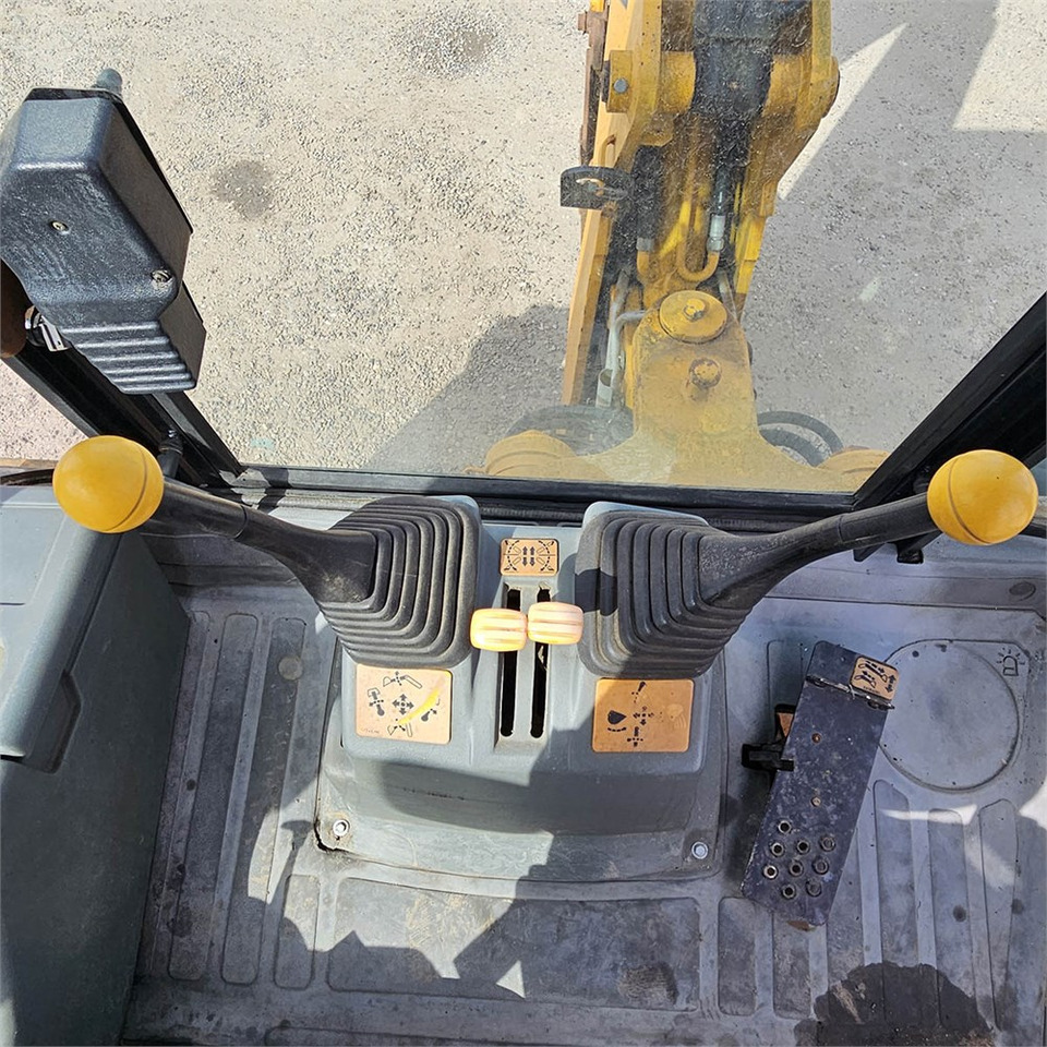 Ekskavators-iekrāvējs JCB 4CX eco T4i III B: foto 11
