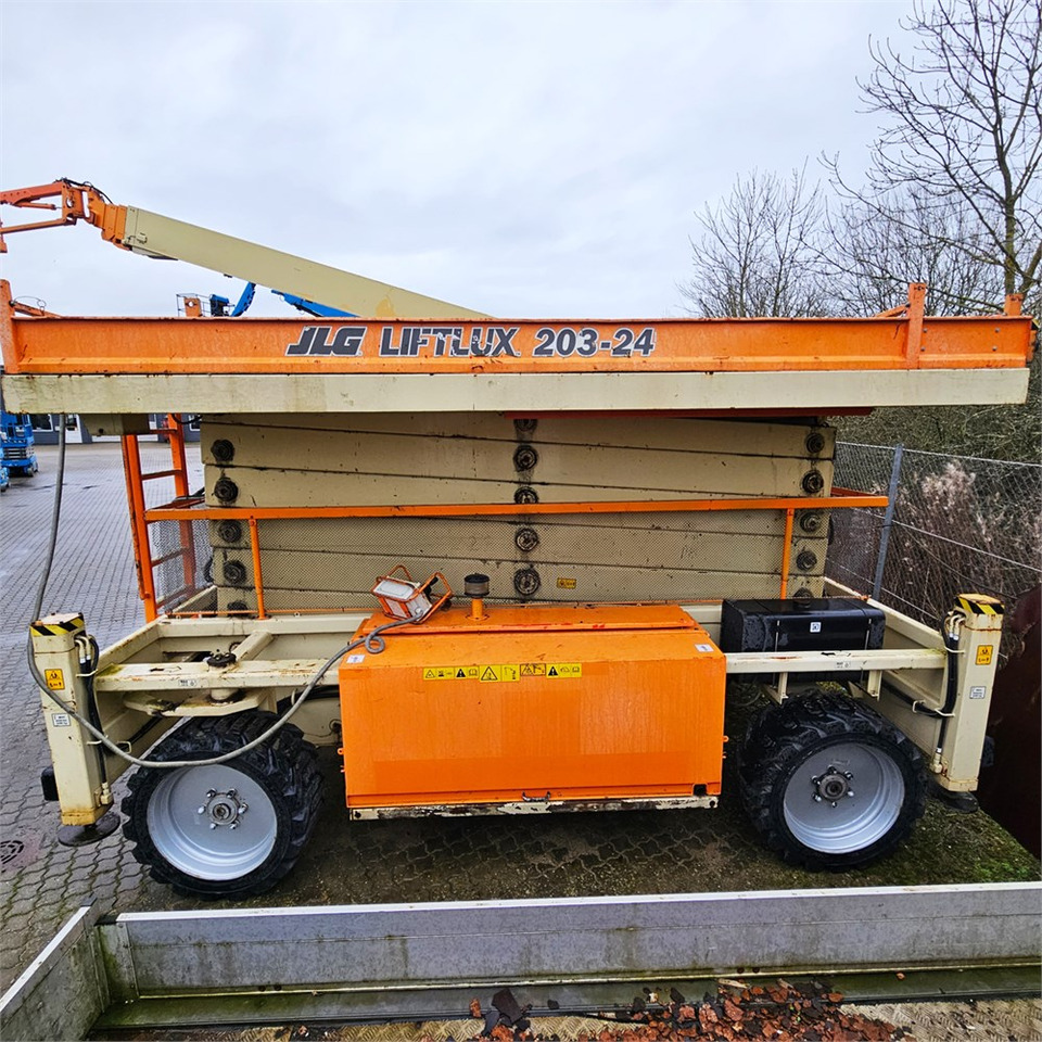 JLG 203-24 - Šķērveida pacēlājs: foto 2 JLG 203-24 - Šķērveida pacēlājs: foto 2