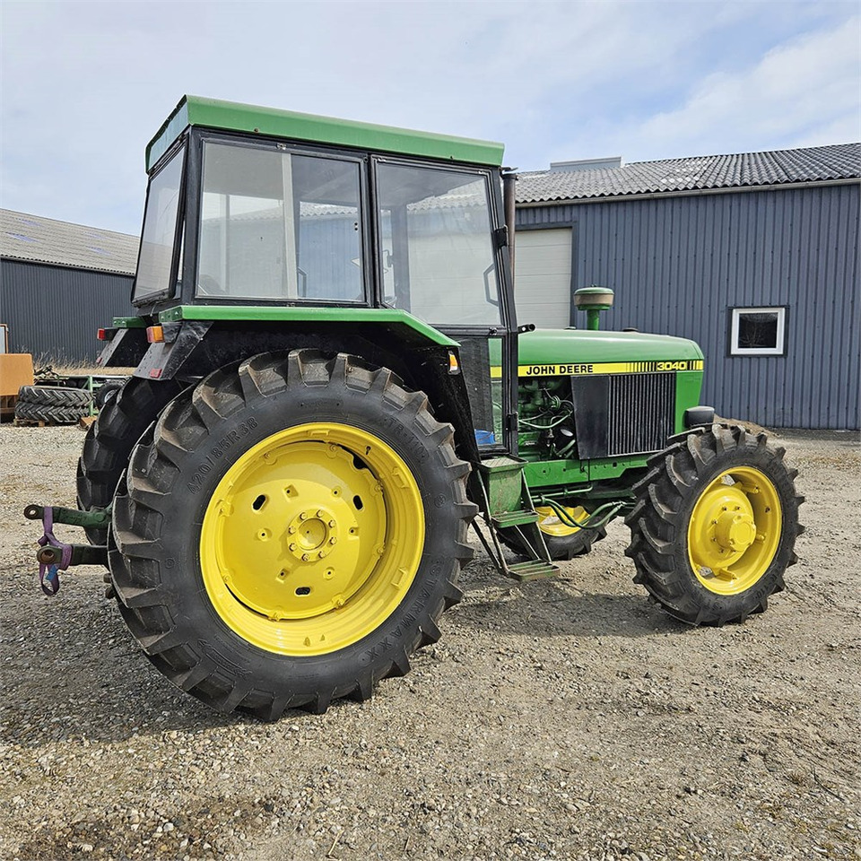 Traktors John Deere 3040: foto 7